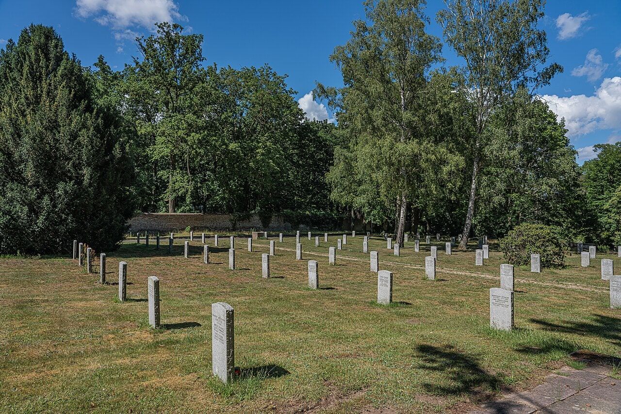 Erinnerungsort für die Bombenopfer auf Neuer Friedhof Potsdam